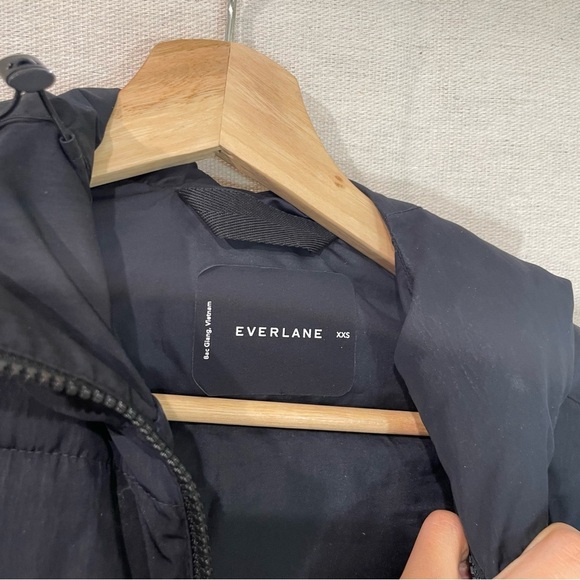 Everlane Puffer Jacket - Picture 3 of 5